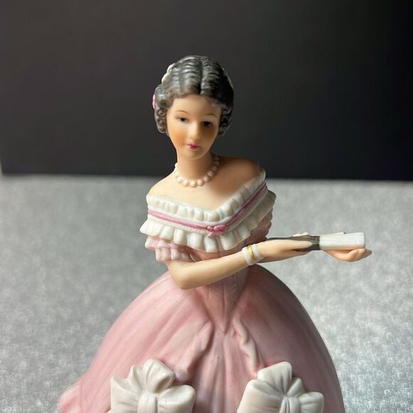 The Great Fashions of History CAROLINE Victorian Period by Lenox. KK326 - Picture 5 of 6